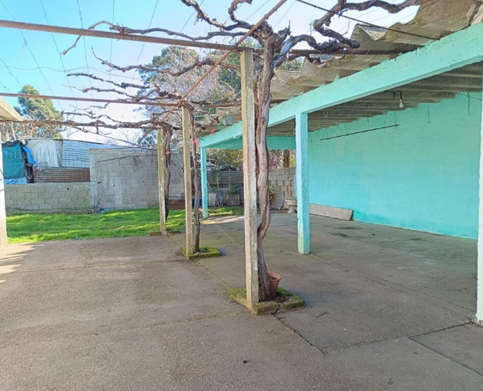 VENTA, casa de dos dormitorios, en Lezica.