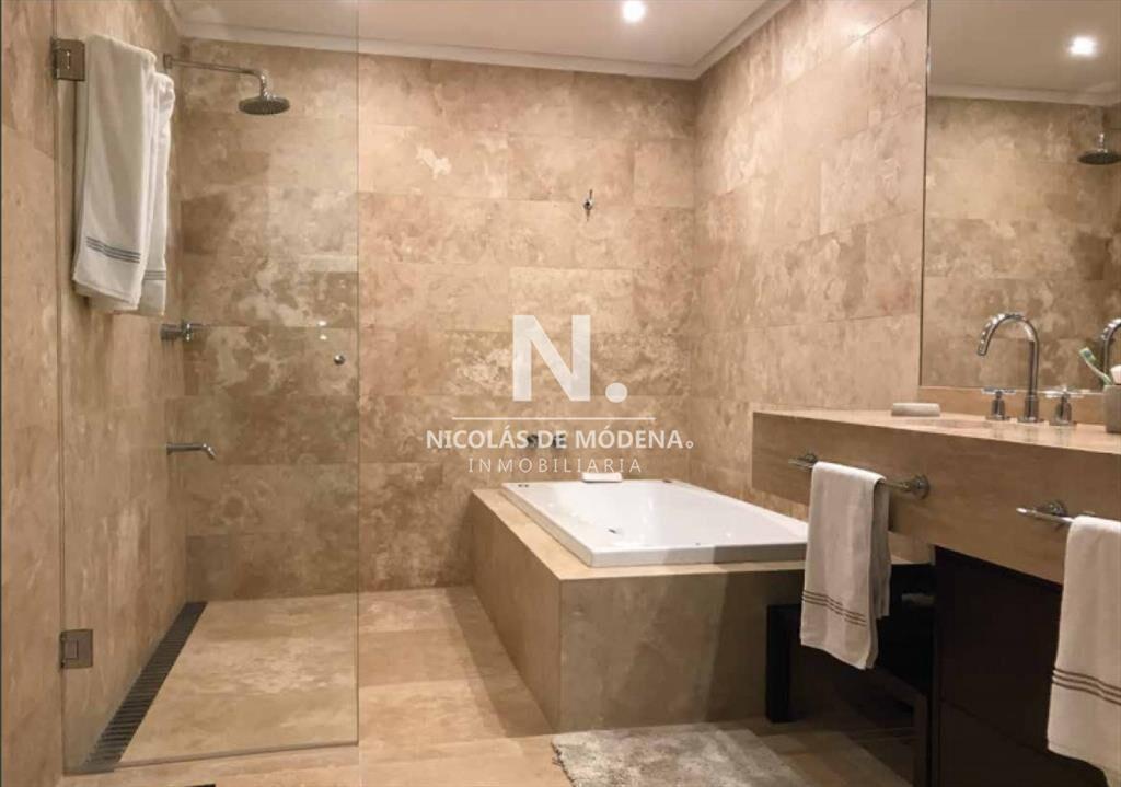 Hermoso apartamento de 3 dormitorios!