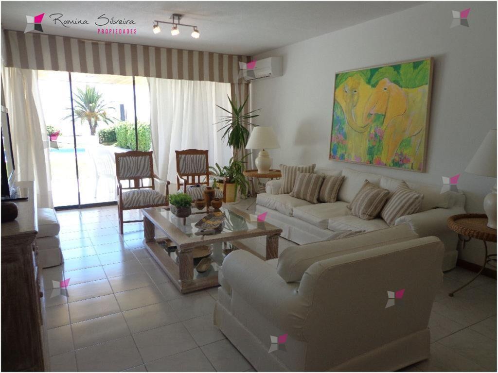 VENTA DE APARTAMENTO DE 3 DORMITORIOS EN PUERTO PUNTA DEL E