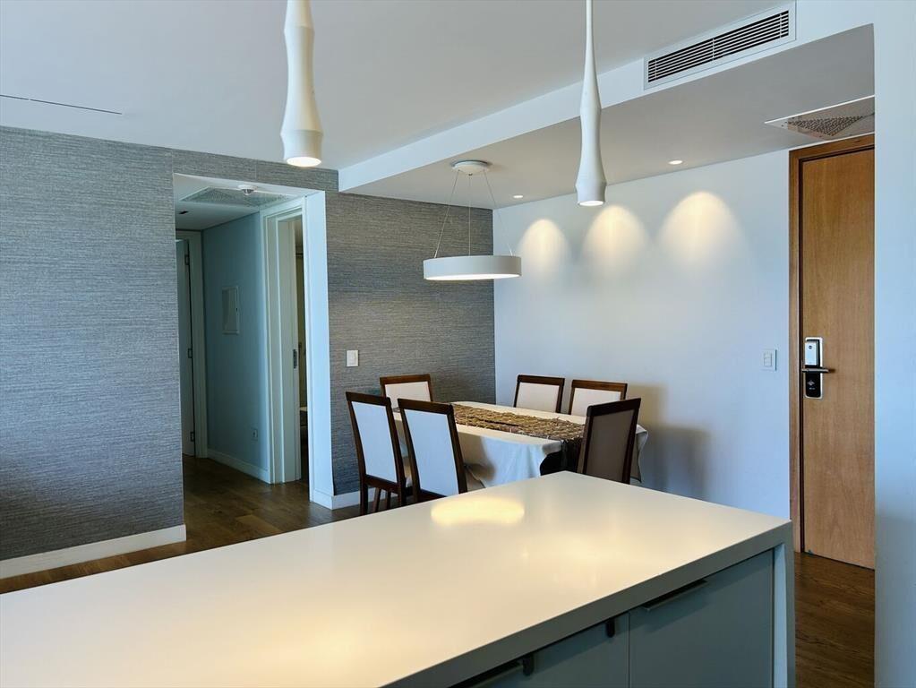 Venta apartamento 2 dormitorios y garage en forum con rent