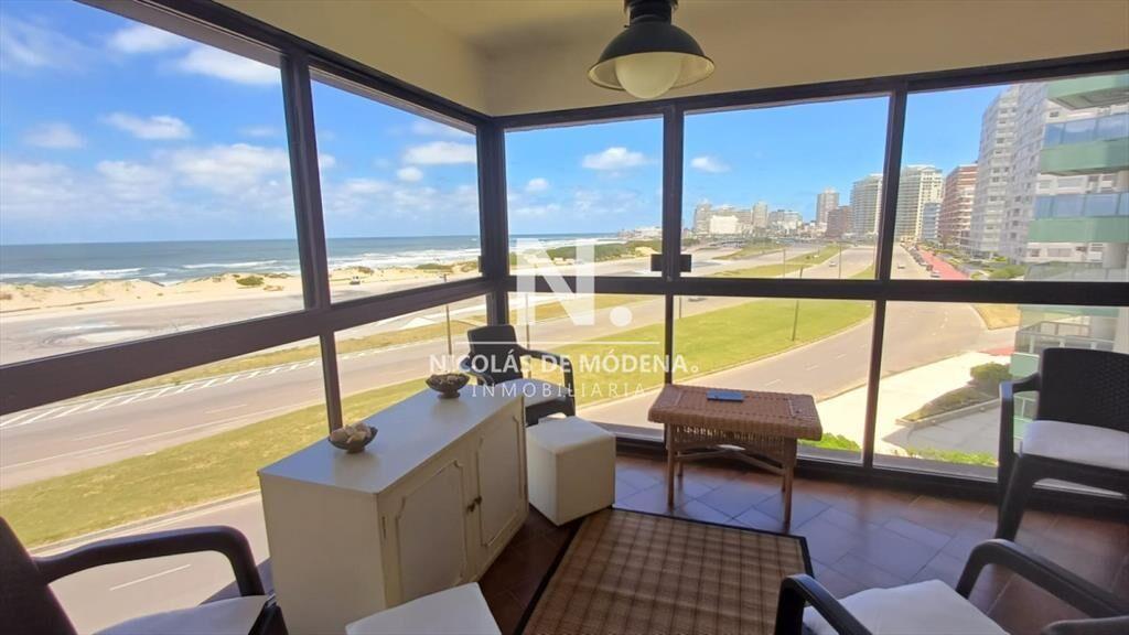 Alquila departamento en Brava Punta del Este, de 2 dormitor