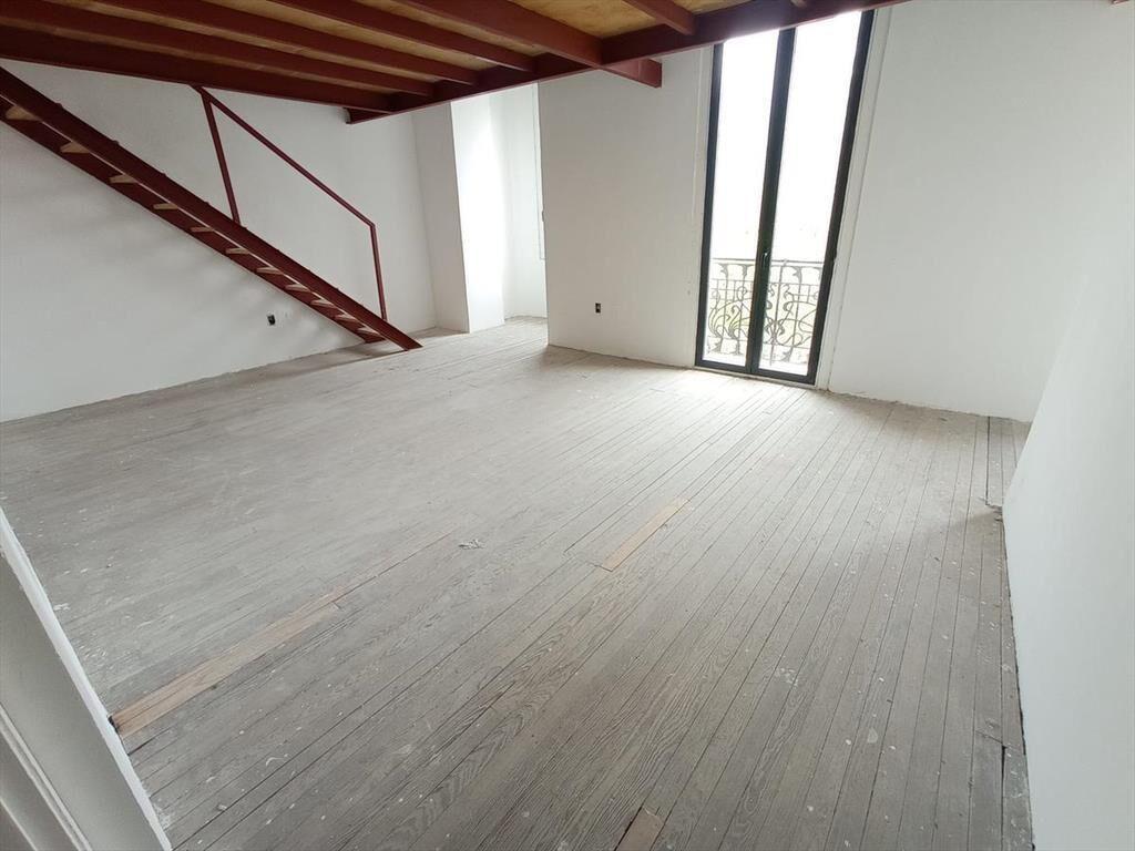 Gran loft duplex ,76m2 frente a Plaza Matriz con la mejor v
