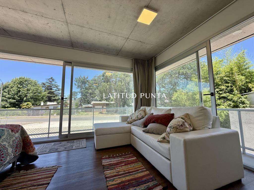 Apartamento en Pinares, Parada 25
