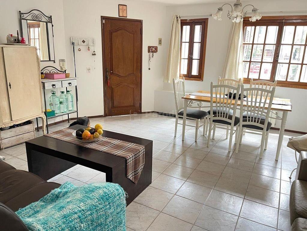 PARODI Casa en Pocitos zona tranquila 3 dormitorios patio c