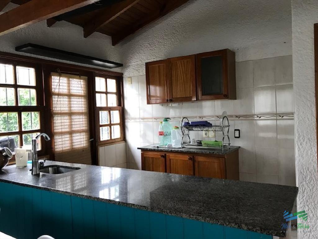 Muy linda casa en un barrio con buen entorno en Maldonado.