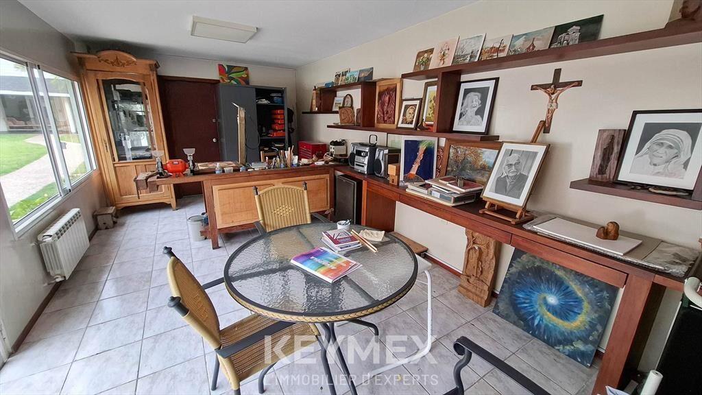 Venta Dos Casas más Apartamento en el Prado. Un solo padrón