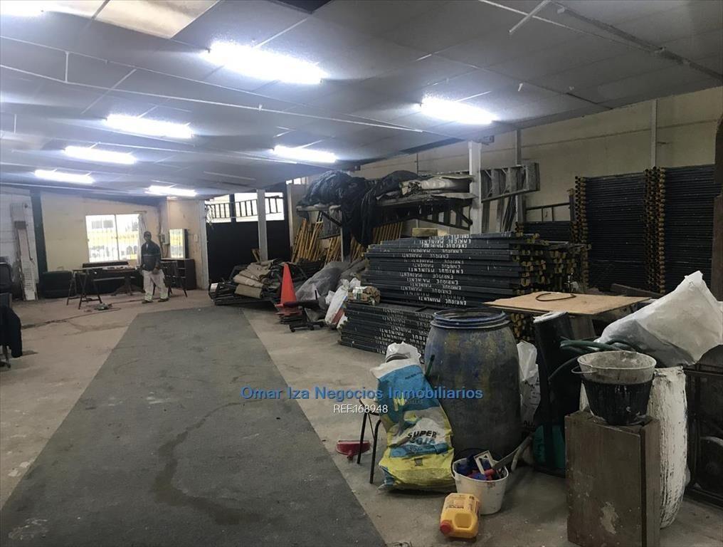 Venta local industrial malvin norte sobre Gallinal galpon
