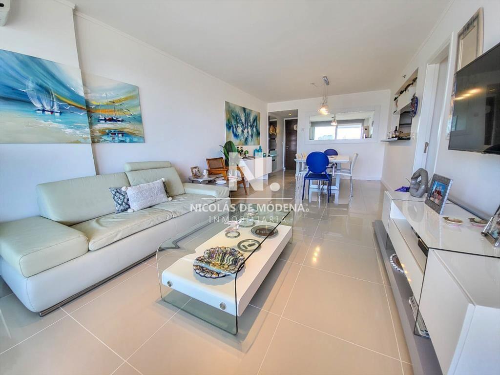 Apartamento de 3 dormitorios en venta Punta del