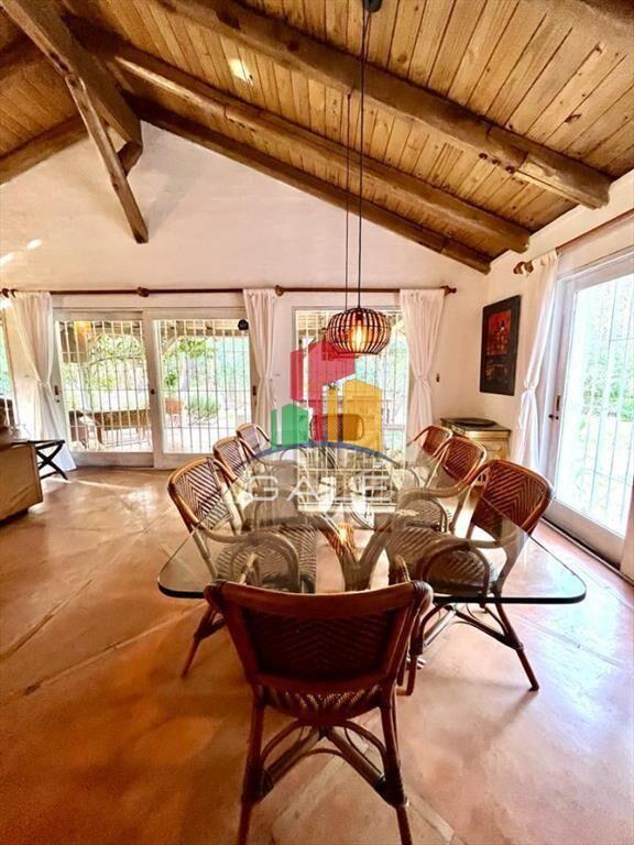 Vende casa de 4 dormitorios en Pinares, Punta del