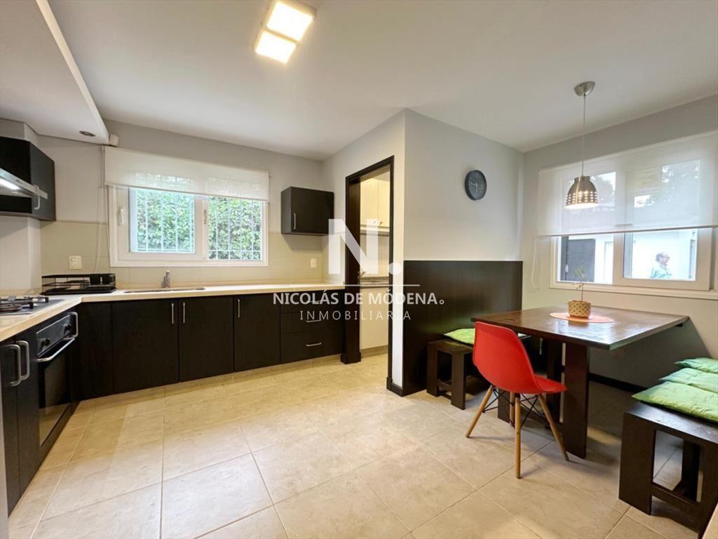 Vende impecable casa de 2 plantas, de 3 en de del
