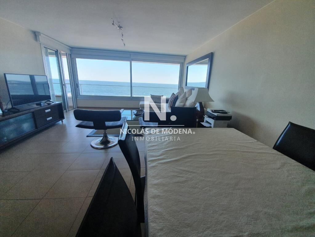 Departamento en venta frente al mar.
