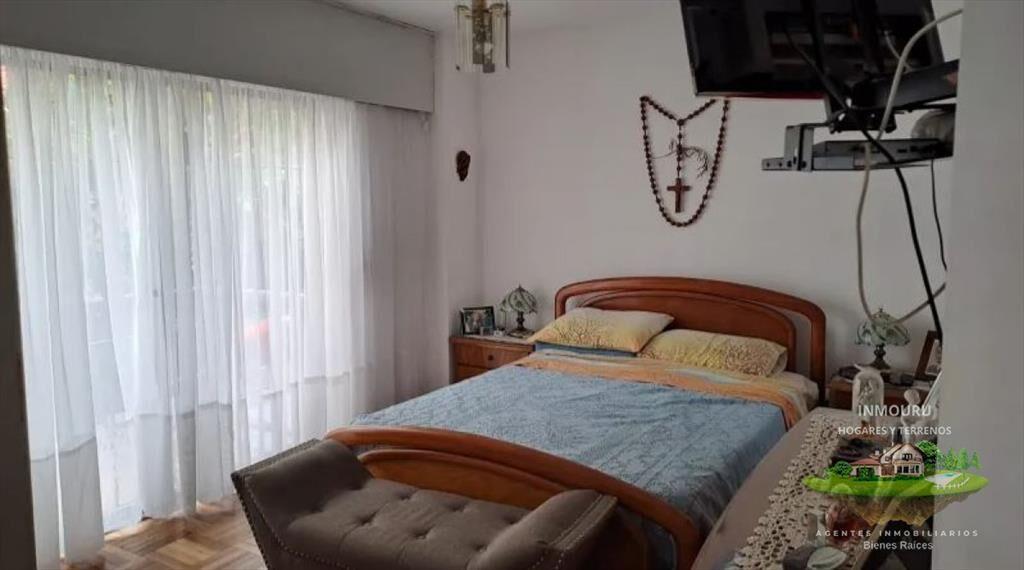 Se vende amplia casa en CordÃ³n