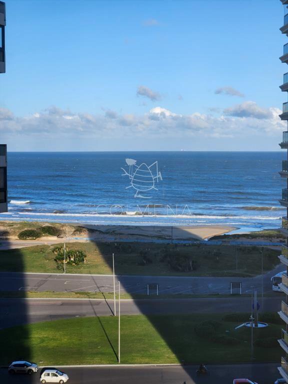 Vende apartamento en Brava, Punta del Este de 2