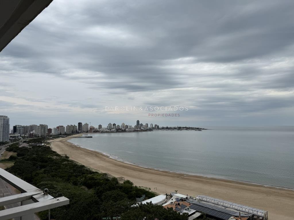 Apartamento en playa mansa frente al mar