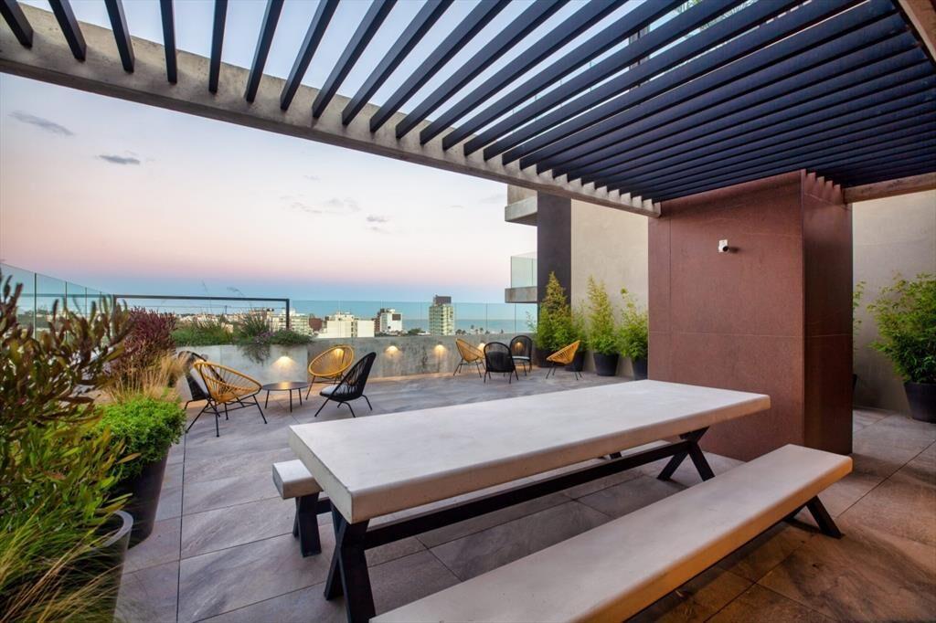 Apartamento de 2 dormitorios, 2 baños, en venta sobre Rambl