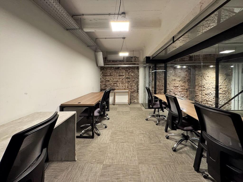 - ALQUILER -OFICINA - COWORK - TODO INCLUIDO - TRES CRUCES-