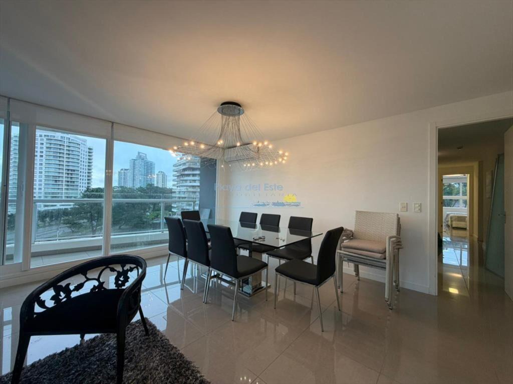 Apartamento en Venta de 4 dormitorios en Torre ,