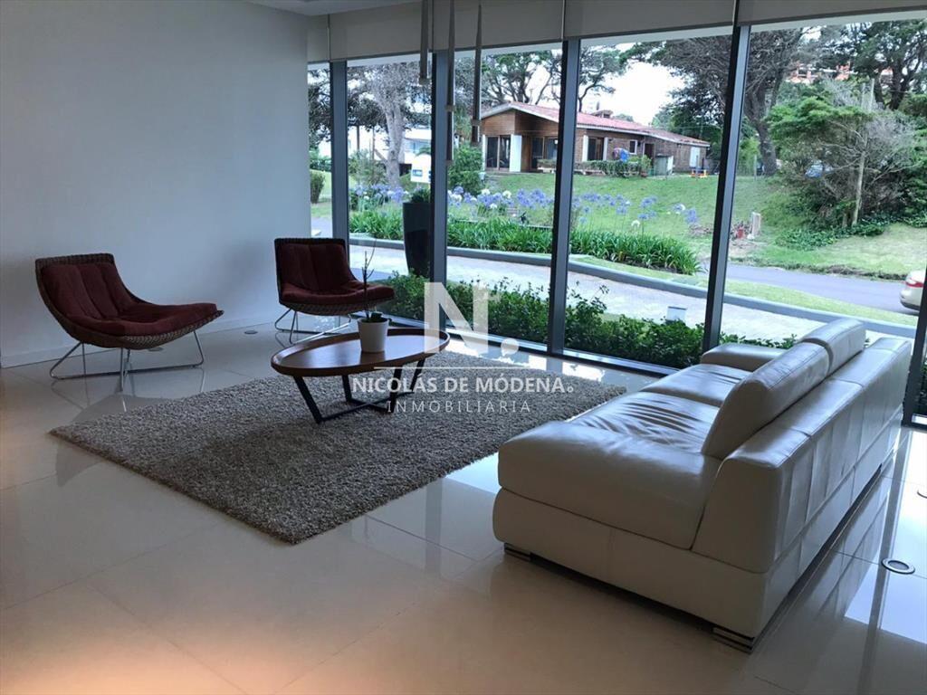 Hermoso departamento ubicado a pocos metros del mar.