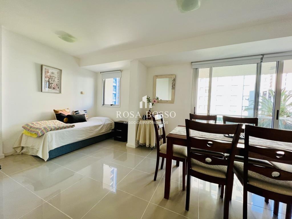Venta Departamento 1 dormitorio y medio Punta del