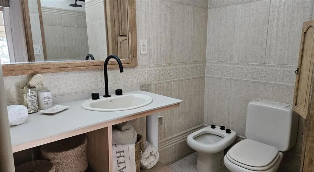 ei alquila Apartamento de dos dormitorios y garage en la ra