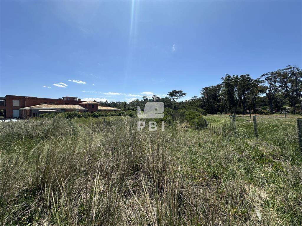 Venta Terreno sobre el mar en Solana, Punta - Ref