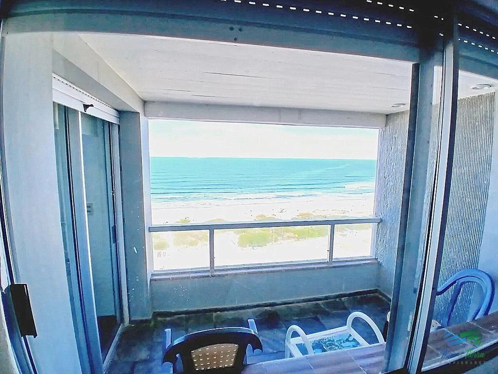 Venta de apartamento sobre playa Brava 1 en 2