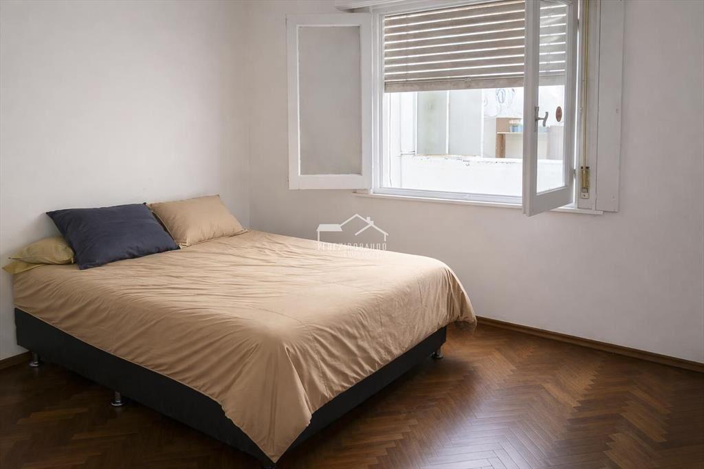 Venta apartamento 3 dormitorios, primer piso por escalera
