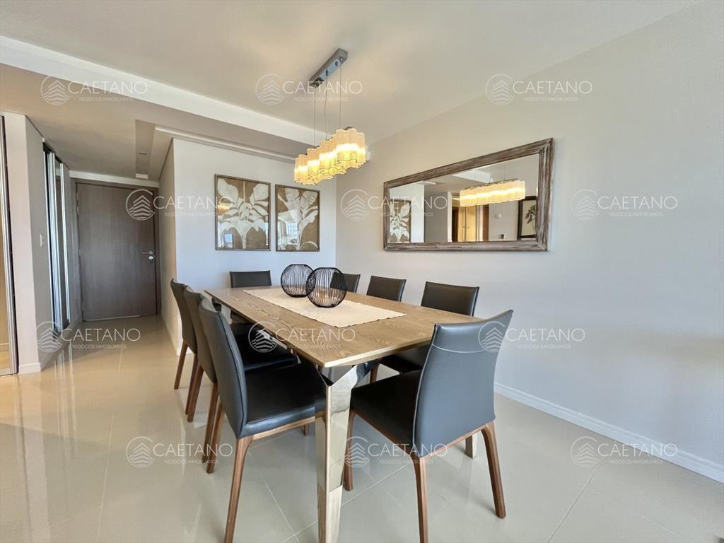 Venta apartamento en Punta del Este con vista al