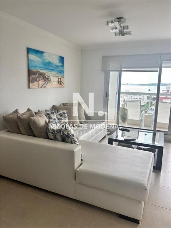 Departamento de 2 dormitorios en venta en Punta