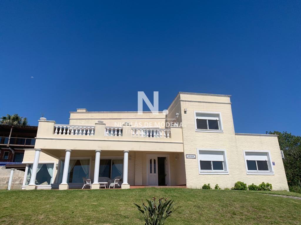 Punta Ballena Casa en Venta Cuatro Dormitorios