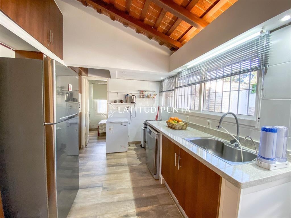 Mansa, casa con piscina climatizada