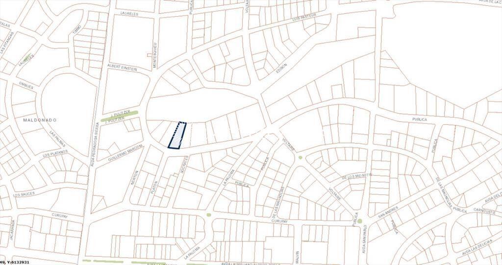 Terreno de gran superficie en zona habitada todo