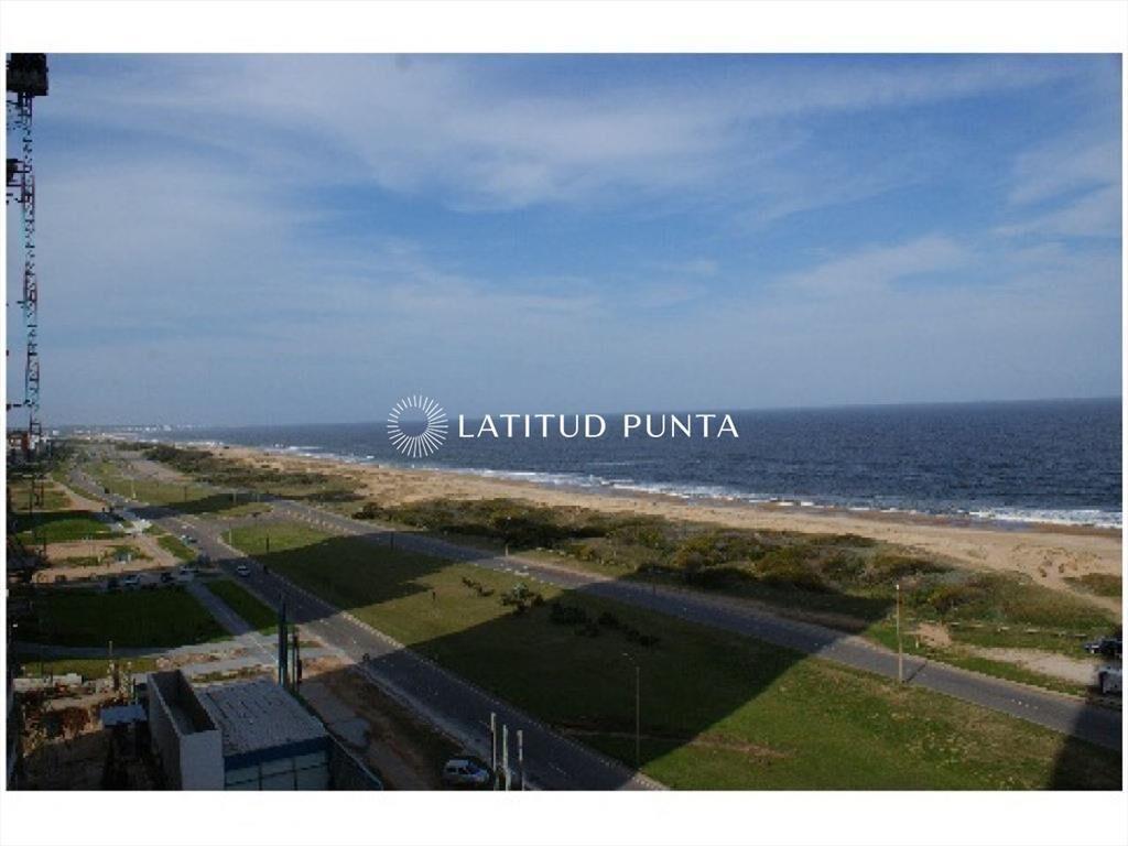 Apartamento en Le Parc, 3 suites más dependencia