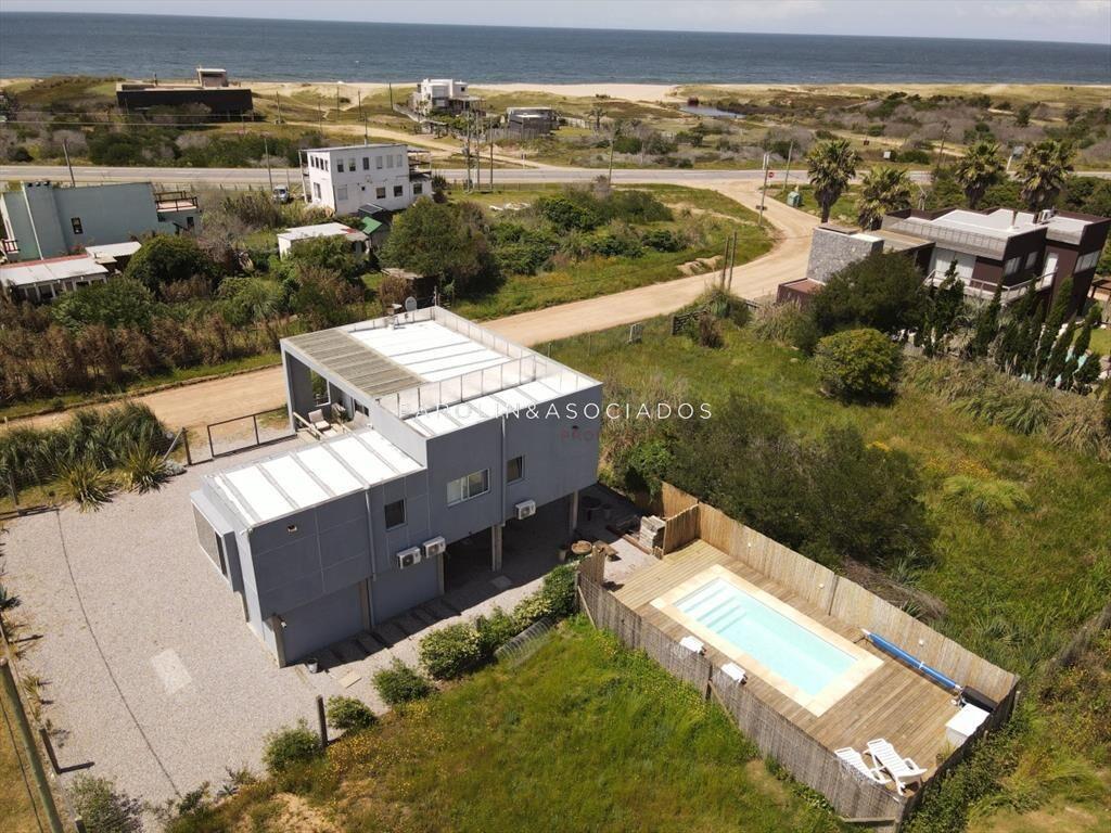 Casa en venta de 3 dormitorios en Santa Monica,