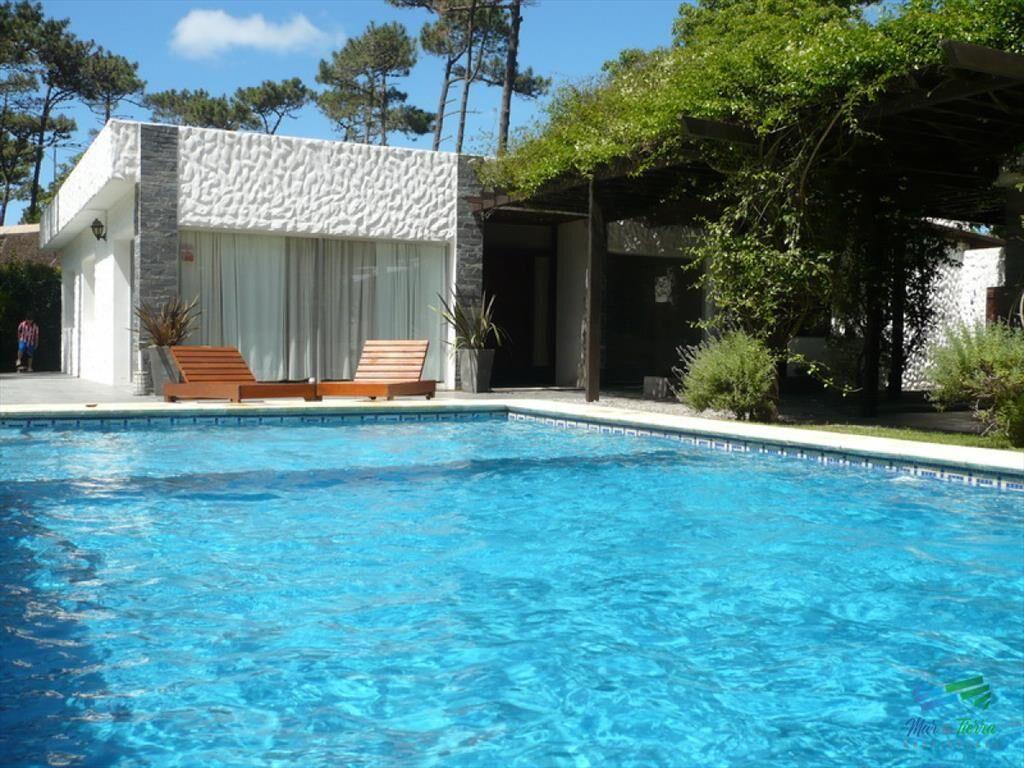 Vendo casa 3 dormitorios con piscina en RincÃ³n