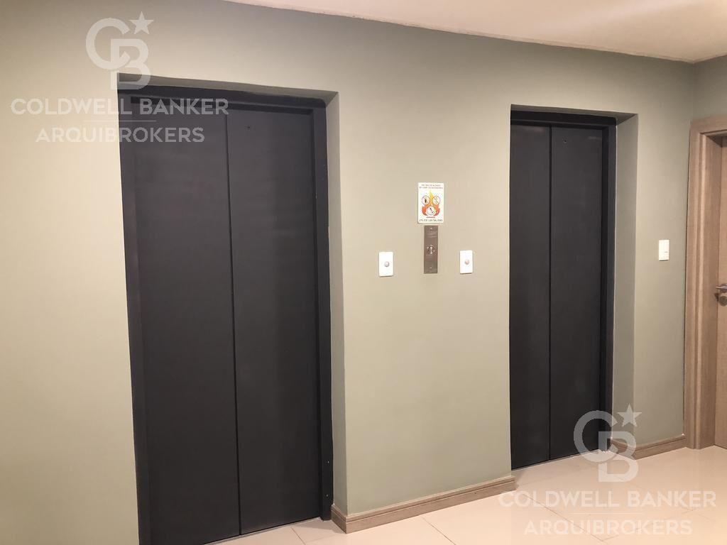 Apartamento de 1 dormitorio con renta en venta en Centro
