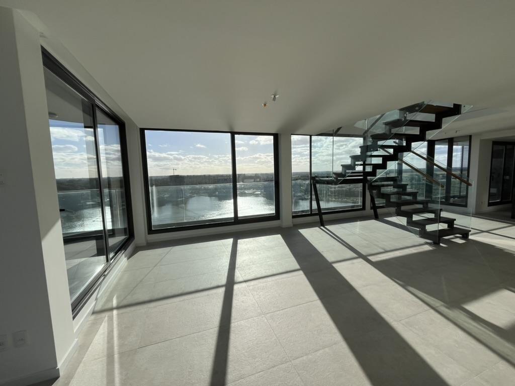 Venta Penthouse Exclusivo en Carrasco Boating – Lujo y Vist