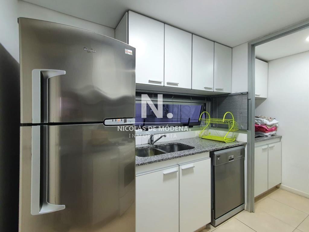 Departamento en venta de tres dormitorios dos baños Playa