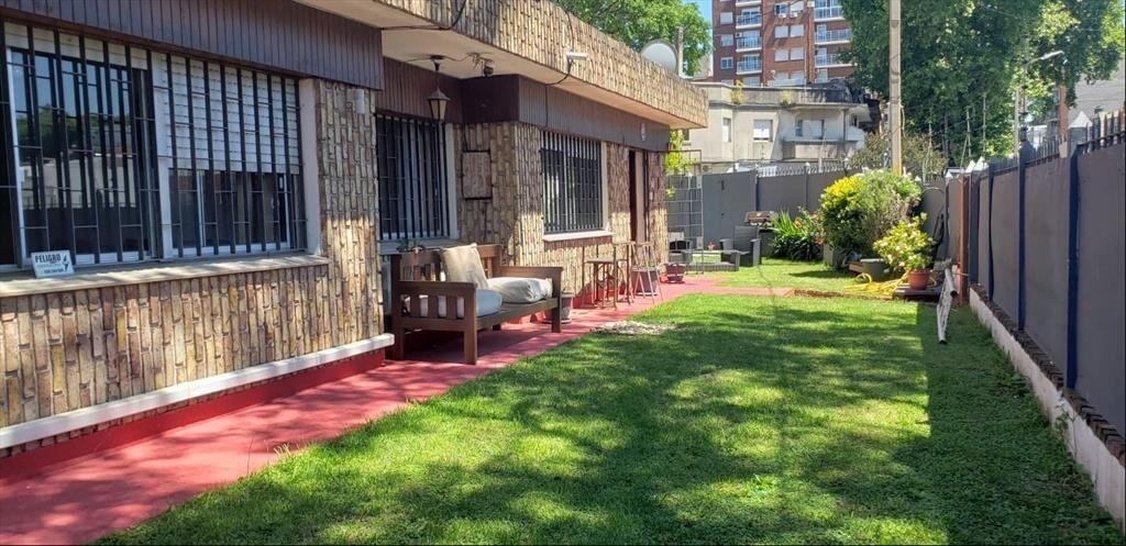 Para entrar en una planta !!! Amplio jardín parquizado al