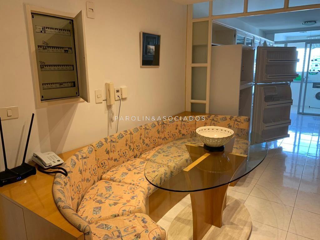 Apartamento en venta en Beverly Tower, Punta del