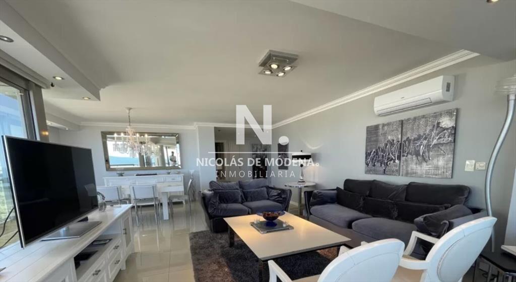 Departamento en venta, frente al mar. Torre Playa