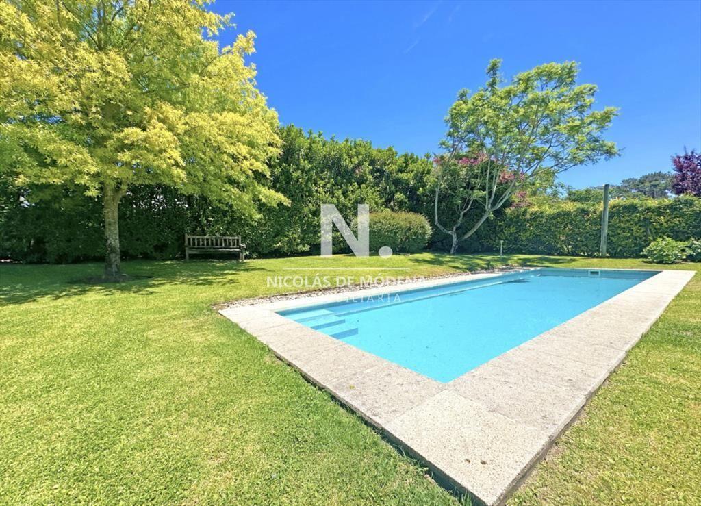 Exclusivo barrio privado, 3 suites + servicio completo, pil