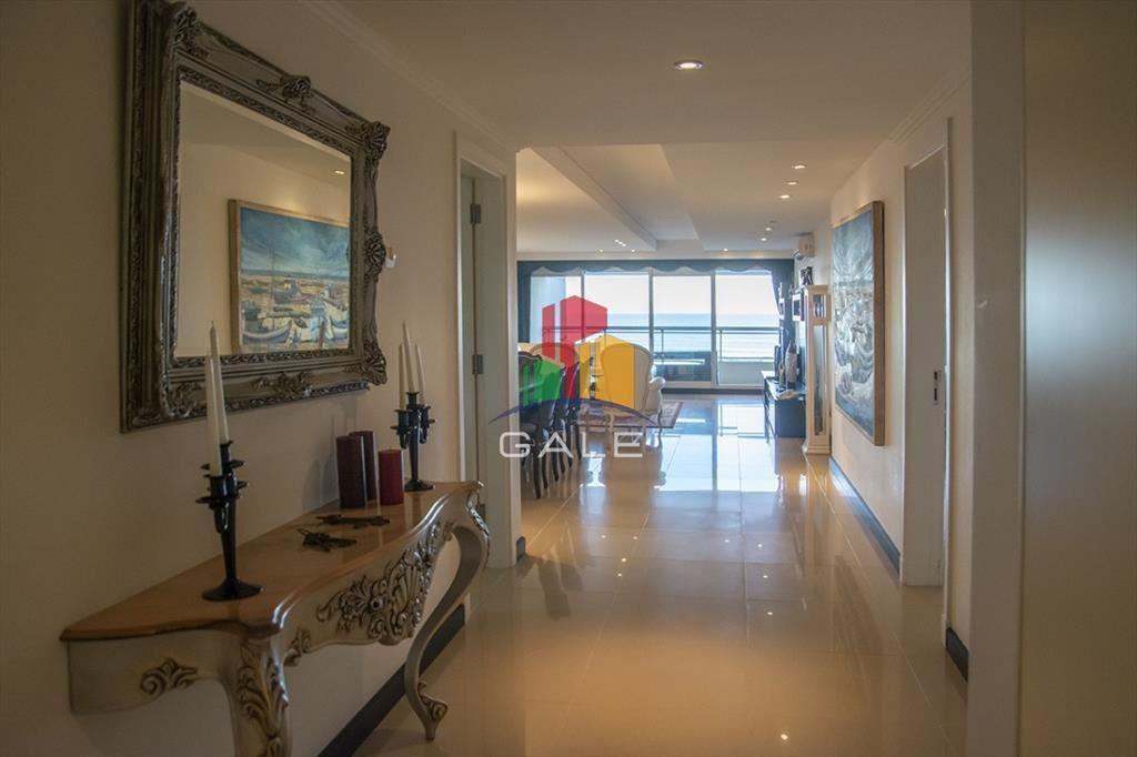 Departamento en venta frente al mar. Torre Lobos, Playa Bra