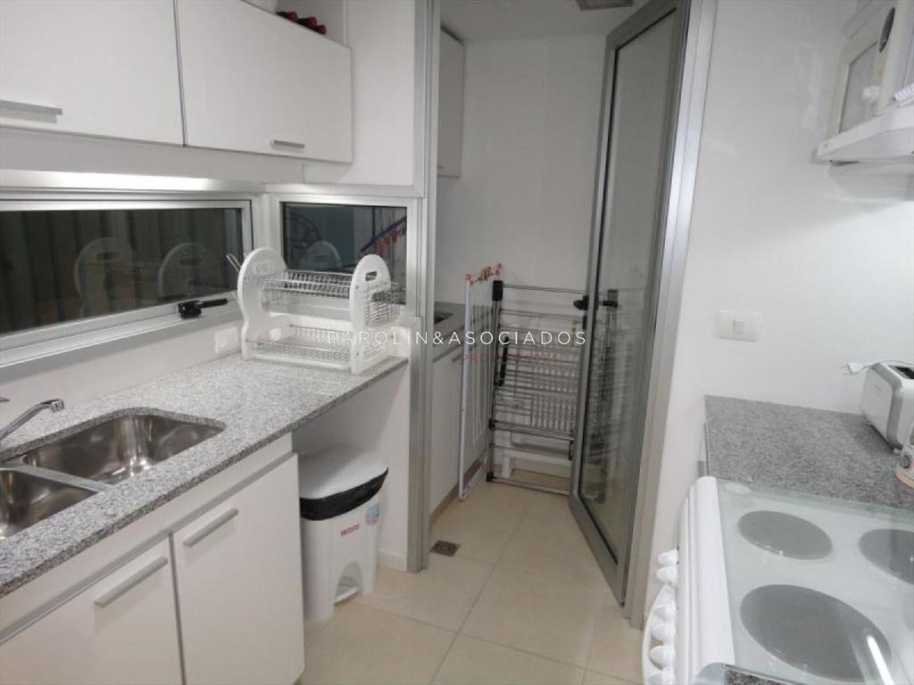 Apartamento en venta de 3 dormitorios en zona del