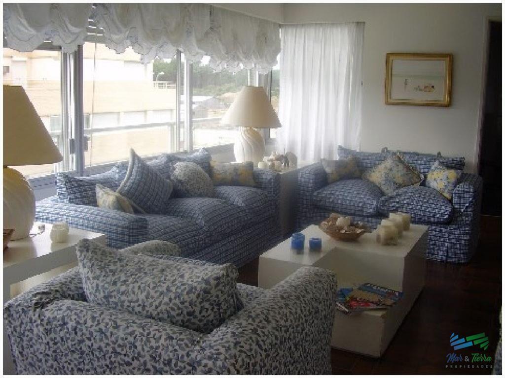 Apartamento en Brava, 3 dormitorios *