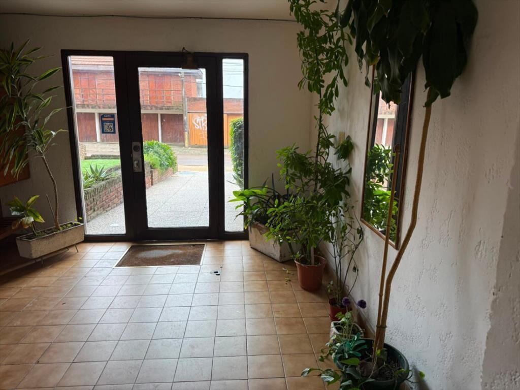 Apartamento de 3 dormitorios en venta en Verdi casi Propios