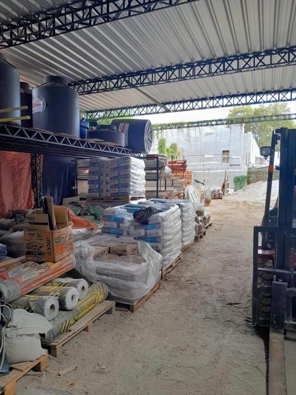 Venta  Galpón 420m2 con Renta Aguada