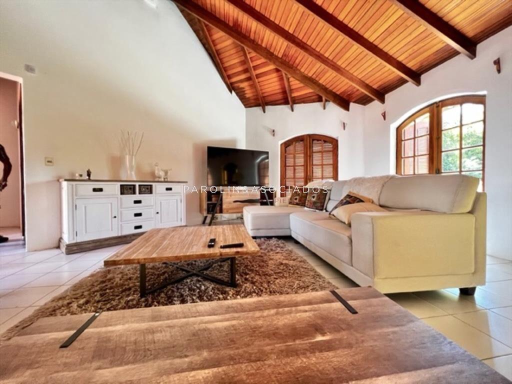 CASA EN VENTA 4 DORMITORIOS BEVERLY HILLS PUNTA