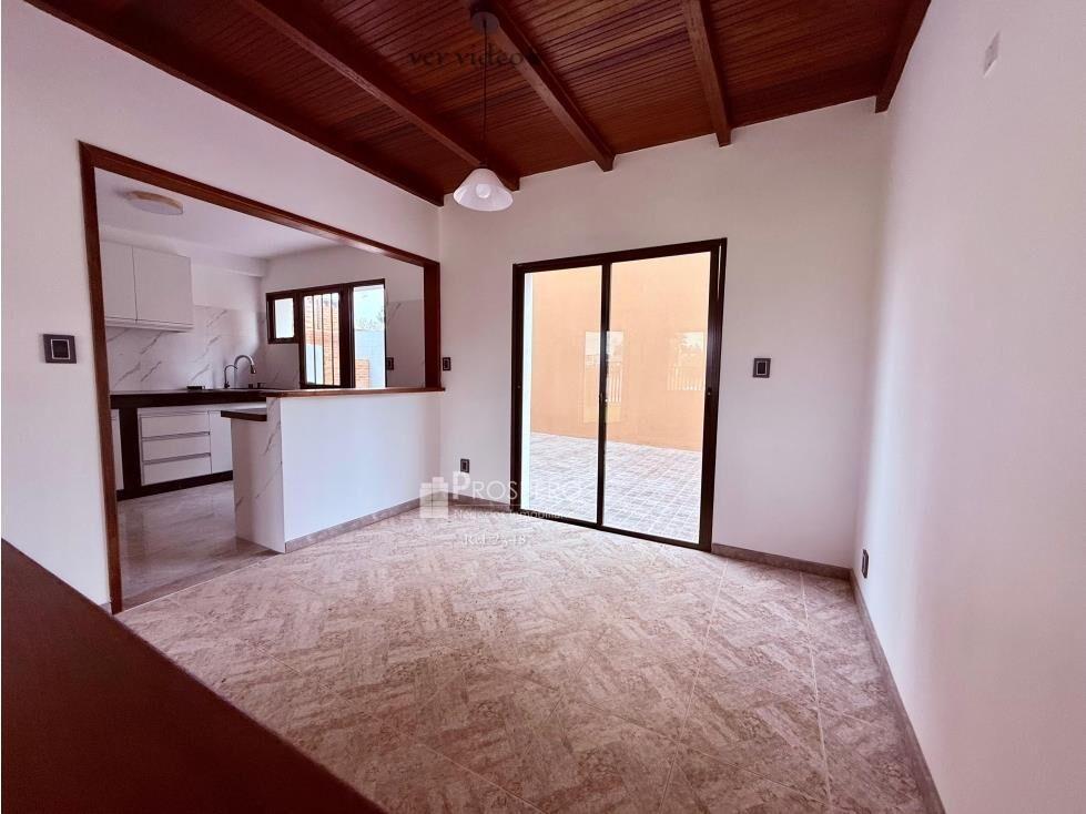 2348/1 casa 5 dorm Lomar de Solymar c/cochera 2 autos parril