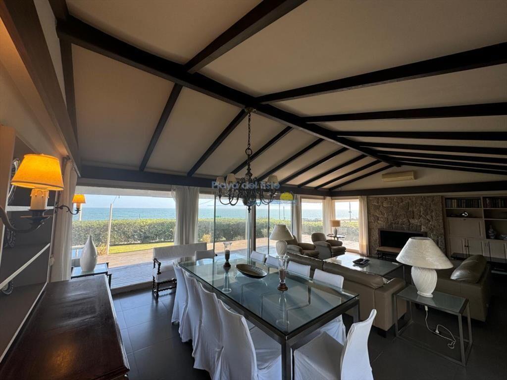 Casa en Playa Mansa de 4 Dormitorios con vista al